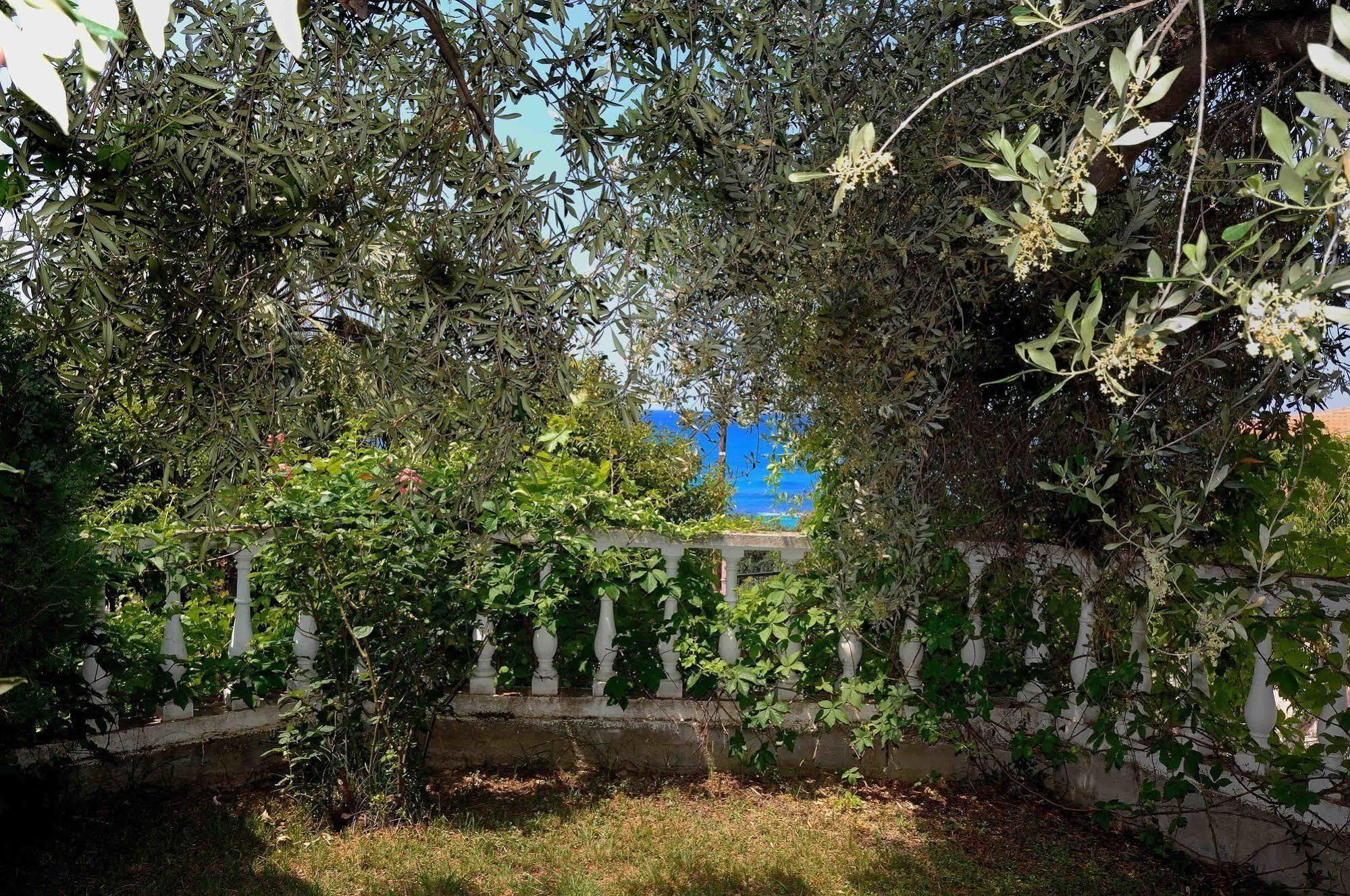 Villa Vanda Lygia  Luaran gambar